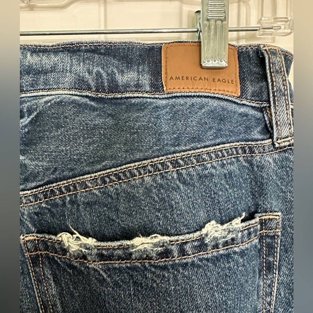 American Eagle Women’s Distressed Straight Jeans - Picture 5 of 7